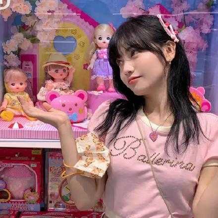 有些朋友虽然认识了很久，但每一次见面都会有新鲜感，抛出的梗能马上接住，不需要说不完的话但可以无所顾忌，也不用天天待在一起，从心里觉得认识他们真的太好了。