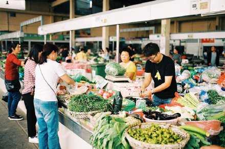 希望你懂得很多之后，依旧热爱生活。