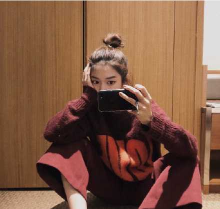 除了娶你和转账 说喜欢你和想念你都是假的 嘘寒问暖不如打笔巨款