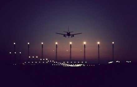 好久不见面，见面了也只是寒暄，你道好久不见，其实，你若想念，我必出现。