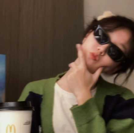 首先你要开心，其次都是其次。