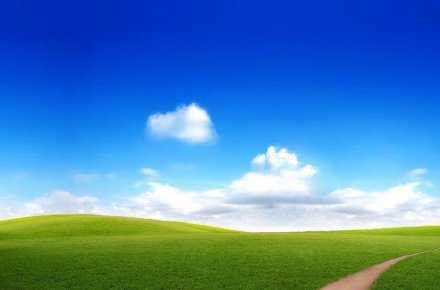 如果难过了，就努力抬头望天空吧，其实我们已经有过无数次的失望，再多一次又何妨。没有弯的路不叫路，没有过的人生不叫人生！人生的弯路，是每个人都要走的，不要为自己的过失而记心太久，有些事情过去了就让它过去吧。