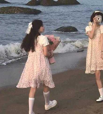 我知道你最近很累，是那种看不见的，身体上和精神上的疲惫感，但是请你一定要坚持下去。就算无人问津也好，技不如人也好，千万别让烦躁和焦虑毁了你本就不多的热情和定力。别贪心，我们不可能什么都有；也别灰心，我们不可能什么都没有。