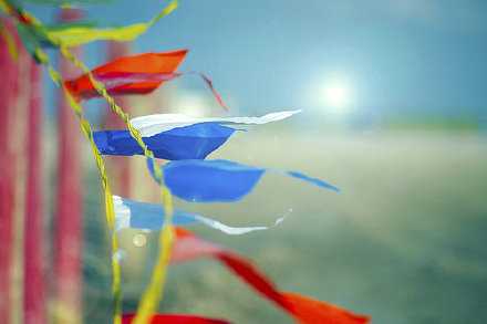 你的一生我只借一程，这一程便是余生。