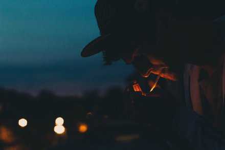 地球这么大，却没有我的六室三厅二厨三卫一个后花园外加一个游泳池。