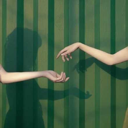 做工具的时间长，做人的时间短。