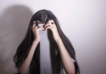 宁做冷酷的恶魔，不做多情的蠢货。