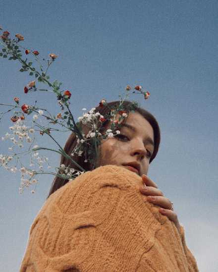 聪明的人不该知道的绝不多问 不愿相信的一概不信