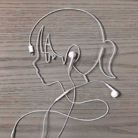 一切都是最好的安排，别作贱自己，别活在过去。