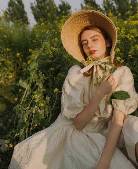 多少岁不重要，看起来像几岁才最重要。不要把辛苦和怨气都挂在脸上，你想要最好的生活，就先让生活看到最好的你。