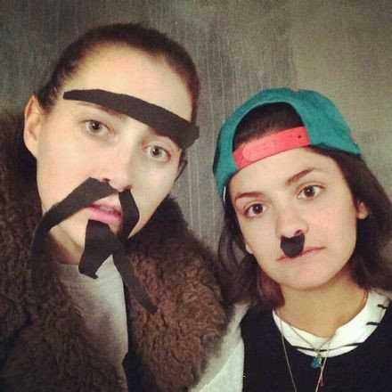 “为什么友情变成爱情很正常，但是爱情变回友情就怪怪的呢？” “嗯……毛巾用久了可以当成抹布，而抹布再当回毛巾用是不是很别扭？”