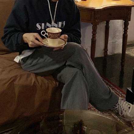 间断性想谈恋爱 持续性不想理人