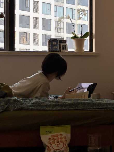 所有你平日积累的善意，都会成为未来你无助之时的后盾。