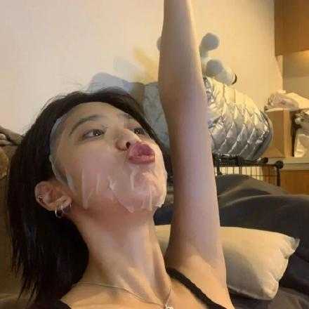 在这个星球上，你很重要，请珍惜你的可贵。