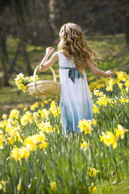 人生的路，靠的是自己一步步取走，真正能保护你的，是你自己的选择。而真正能伤害你的，也是一样，自己的选择。决定人生的，不是命运，而是你自己的每一次抉择！