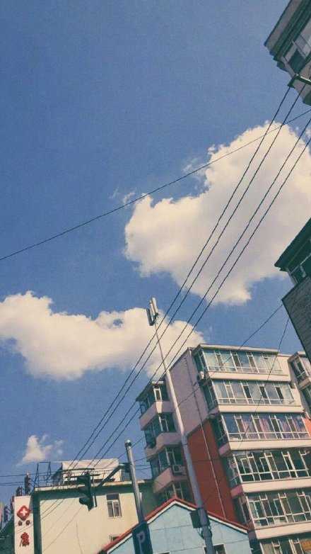 我时常在想：第二天天一亮，一切都是新的。