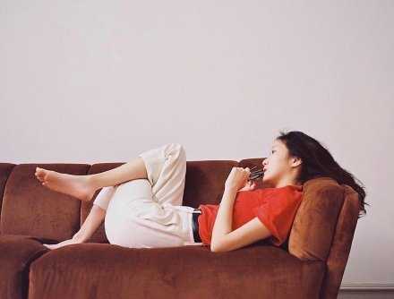 没有人会突然不爱你，只是你突然知道而已。