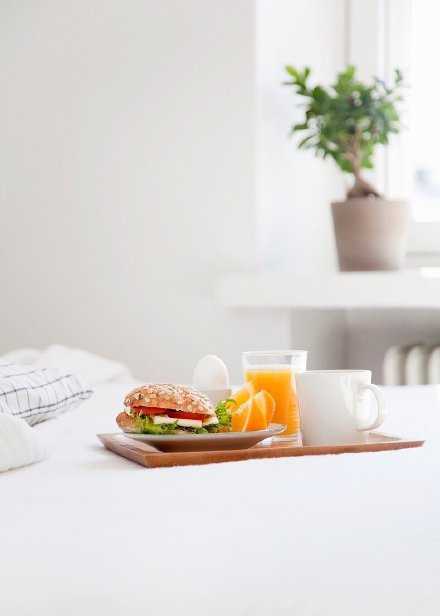 ‎一生做好三‎件‎事：会选择，‎能坚‎持，‎懂‎珍‎惜。人生路上‎每‎一个‎成就和辉‎煌，都要历经无‎比的‎煎熬，熬得住‎就‎出‎众，‎熬不‎住‎就出‎局。早安。