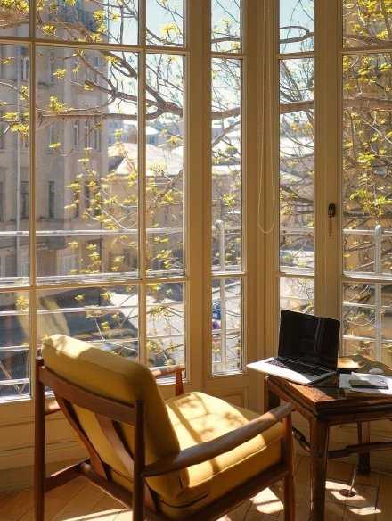 阳光晒走了所有坏情绪，只剩温暖的味道。