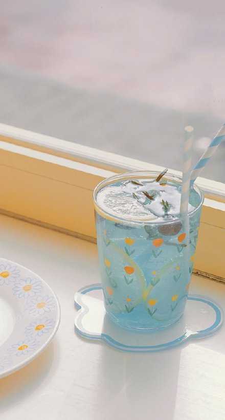 心存温暖，向光而行。