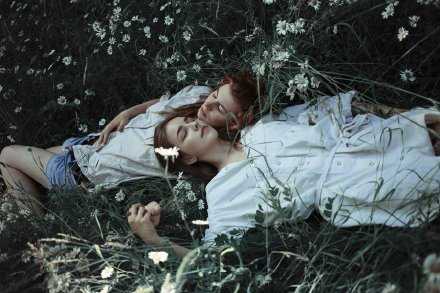 人和人之间根本不需要互相理解，互相忍耐就行了。