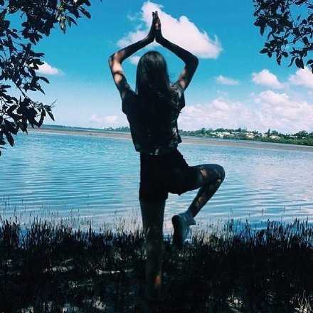 你敢不敢早睡早起，不熬夜不睡懒觉，不浪费时间，天天锻炼身体！敢不敢？！