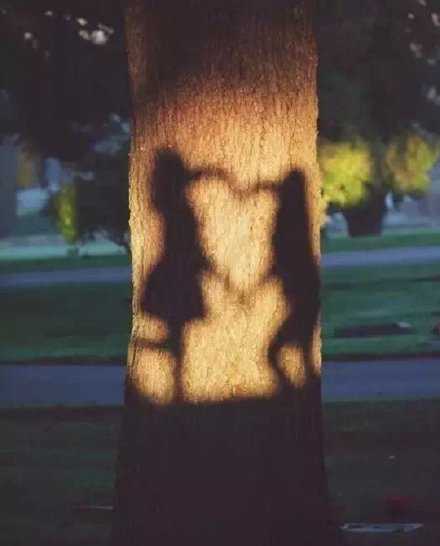 我还是觉得，费劲的关系都是错的关系。真正对的人，相处起来会很容易。