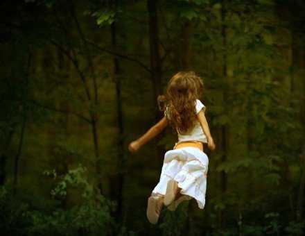 生活岂能百般如意，正因有了遗漏和缺憾，我们才会有所追寻。