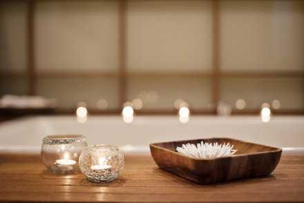 不能太期待一件事，太过期待就会忍不住在脑海中一遍遍预演这件事，然后因为种种意外，导致事情不能如预期般发展，最后就会特别失落。