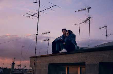 把烦心事都丢掉 腾出地方来装鲜花 夜风 银河 星光和爱你的人 晚安