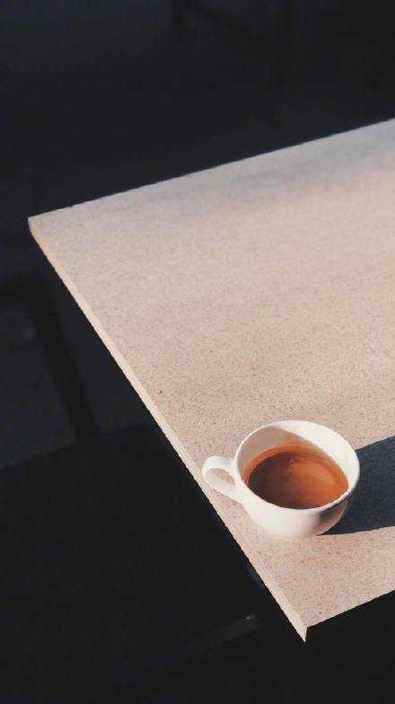 人生有三件事：立言，立功，立德。立言靠天赋，立功靠机缘，立德靠一生看似平淡的坚持。