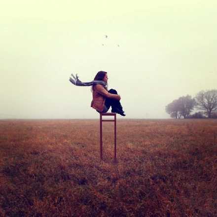 当一个人生活得越来越安静，那是在慢慢放下过去。