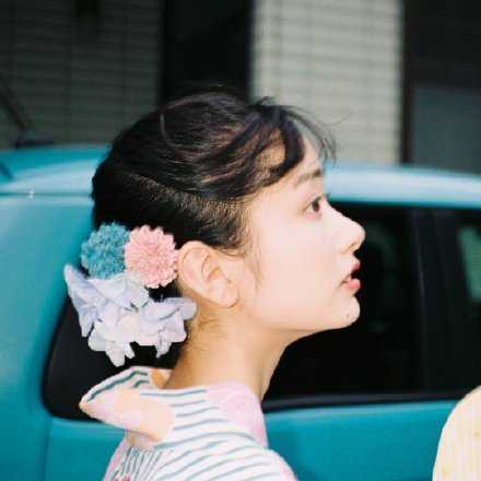 我觉得遗憾的是 在我最需要陪伴的时候 你却在教我长大