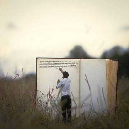 很多男人都说女人现实，爱慕虚荣，情愿坐在宝马上哭，也不坐在自行车上笑。。其实大部分女人不是这样的！如果你真的对她好，真的爱她，她会愿意陪你白手起家经历风雨！很多时候，她离开的原因是——你骑一个破自行车，还天天让她哭！