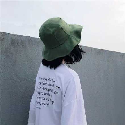 慢热，沉默，喜欢独处。三观正，不记仇，健忘体质，比你想象的深情，也比你以为的冷漠。