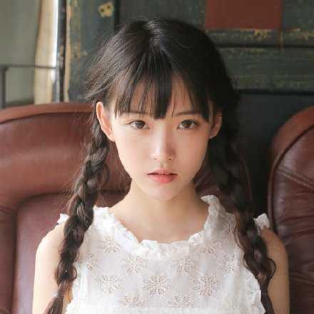 做有用的事，说勇敢的话，想美好的事，睡安稳的觉，把时间用在进步上，而不是抱怨上。