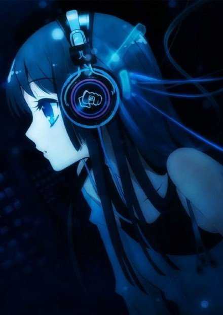 戴上耳机、听着音乐、全世界都与我无关。晚安。