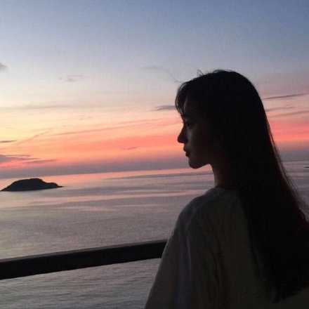 人生那么短暂，我凭什么委屈自己给你脸。