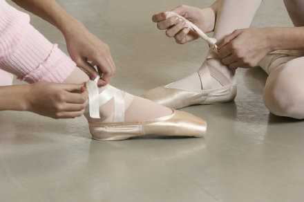 别总等着别人来拯救你的人生，期待的时候有多满失望的时候就有多惨。