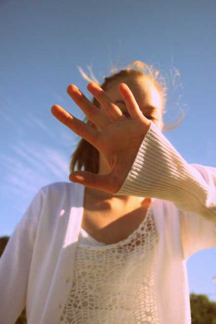 生活就要像疯子一样的过，才能忘记生命给我们的颠簸。