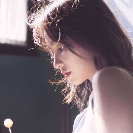 “你为什么要那么努力?” “想去的地方很远，想要的东西很贵，喜欢的人很优秀，父母的白发，周围人的嘲笑，以及，天生傲骨。”