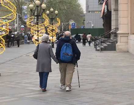 浪漫是一种本能，与年龄无关。