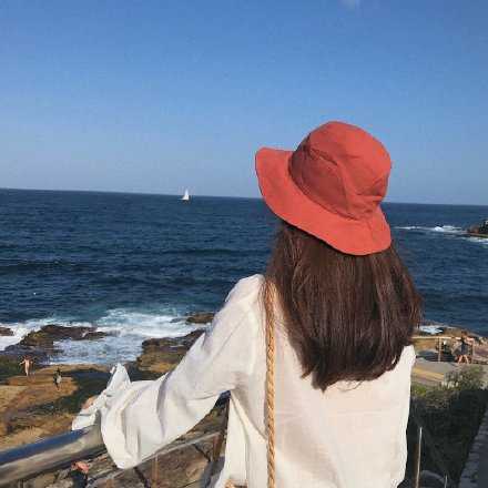 不要想太多  也别太在意他人的目光  自己开心最重要