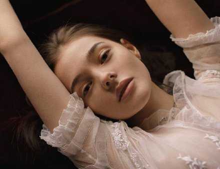 懂得比谁都多，过得比谁都惨。