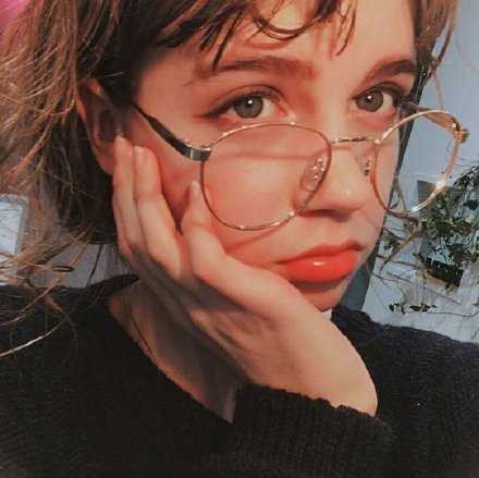 一直鼓励怂恿你的人未必好，但处处奚落打击你自信的人一定是坏。