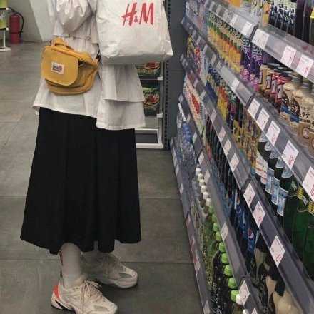 我 偶尔会 怀疑人 怀疑感情 但很多时候 我还是 挺蠢的 也愿意 相信人 相信感情