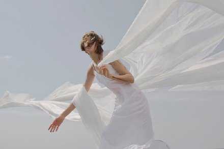 永远，是一个很简单的词。却代表最难兑现的诺言。其实，没人知道，什么会成为永远。