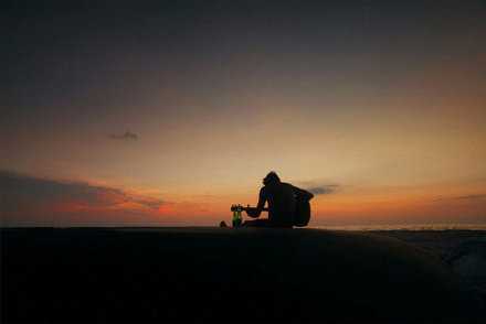 我不介意有人试图了解我，但我厌恶任何人什么都不知道就自以为很了解我。