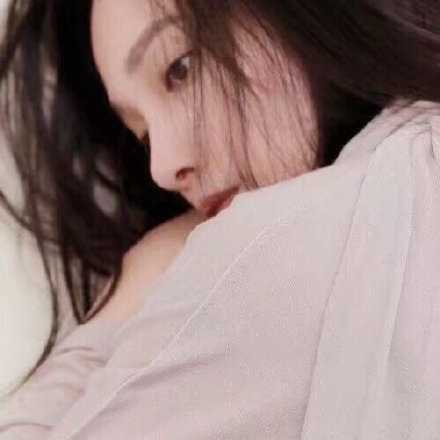 我想人们很多时候 都是想着别人怎么不珍惜自己 却很少去想 或许是自己把对方错过了呢