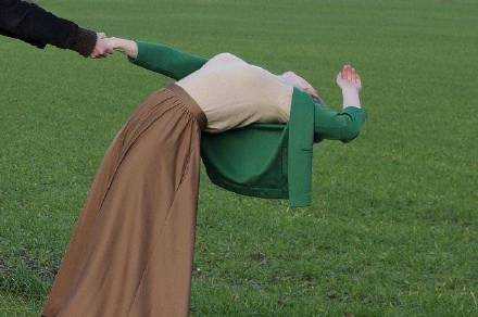 得不到的爱人 总归是风强留千百次也会无踪